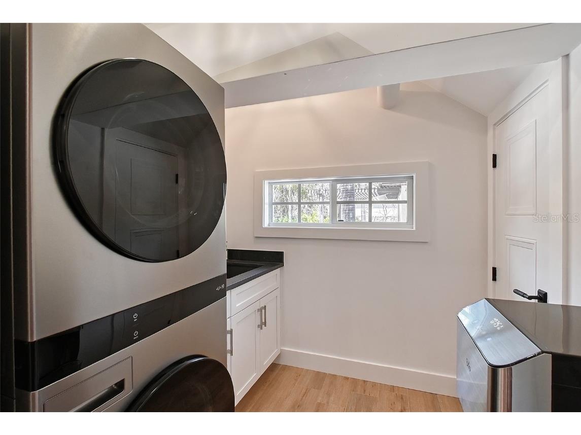 2833 Bay Shore Circle Sarasota FL 34234 A4648576 image37