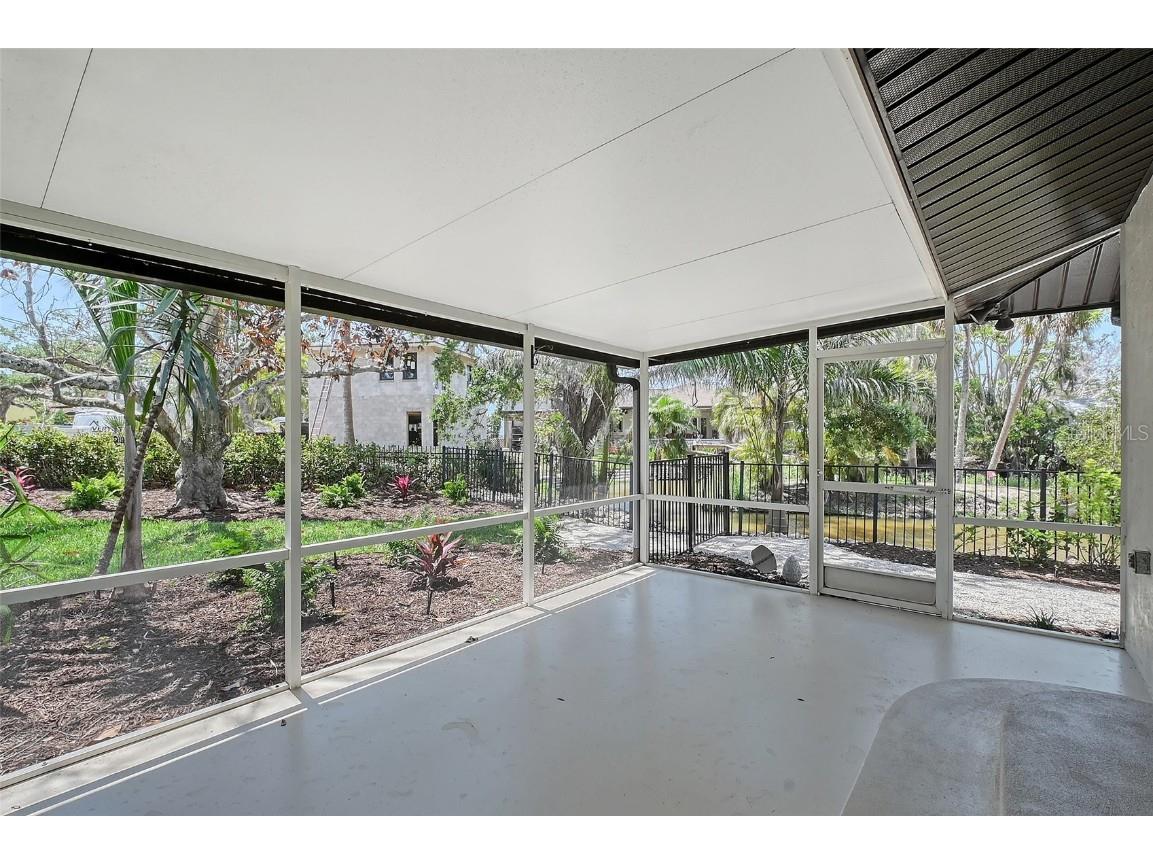 2833 Bay Shore Circle Sarasota FL 34234 A4648576 image42