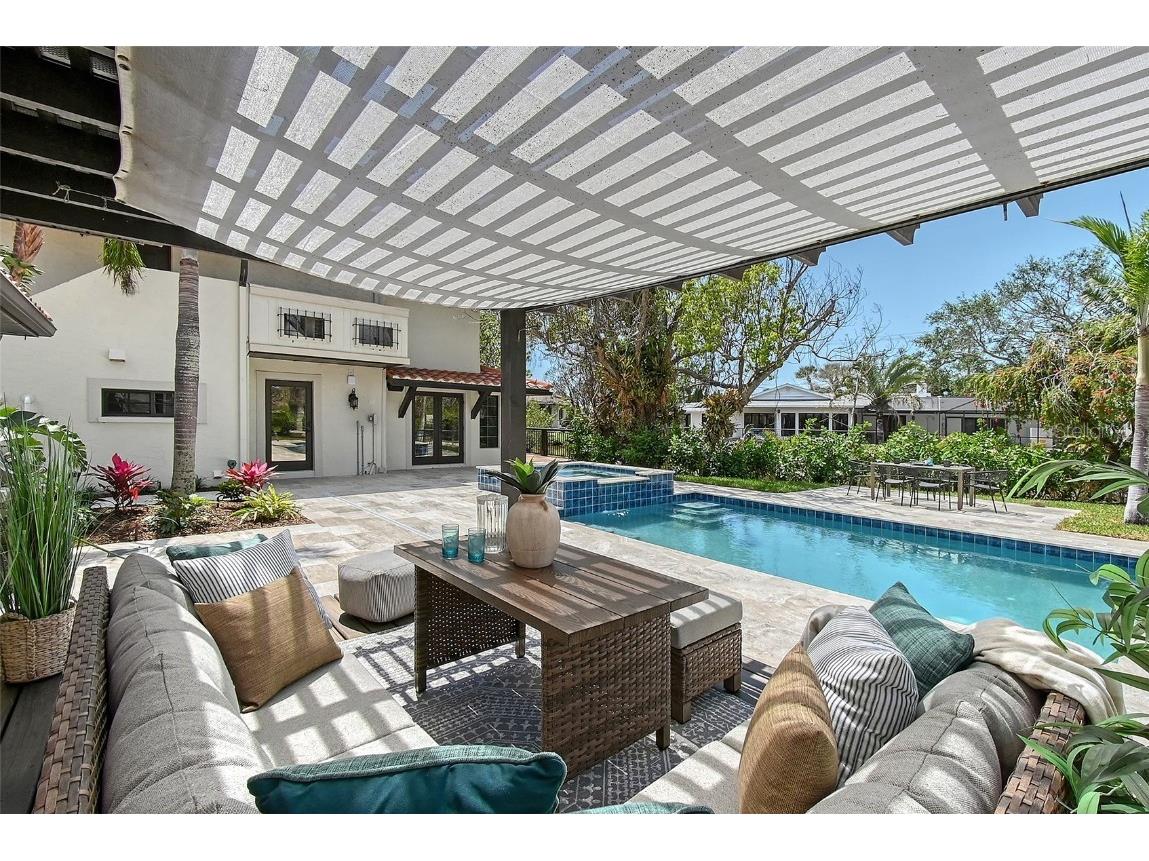 2833 Bay Shore Circle Sarasota FL 34234 A4648576 image5