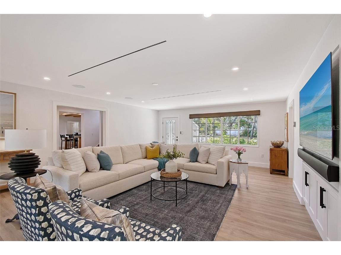 2833 Bay Shore Circle Sarasota FL 34234 A4648576 image6