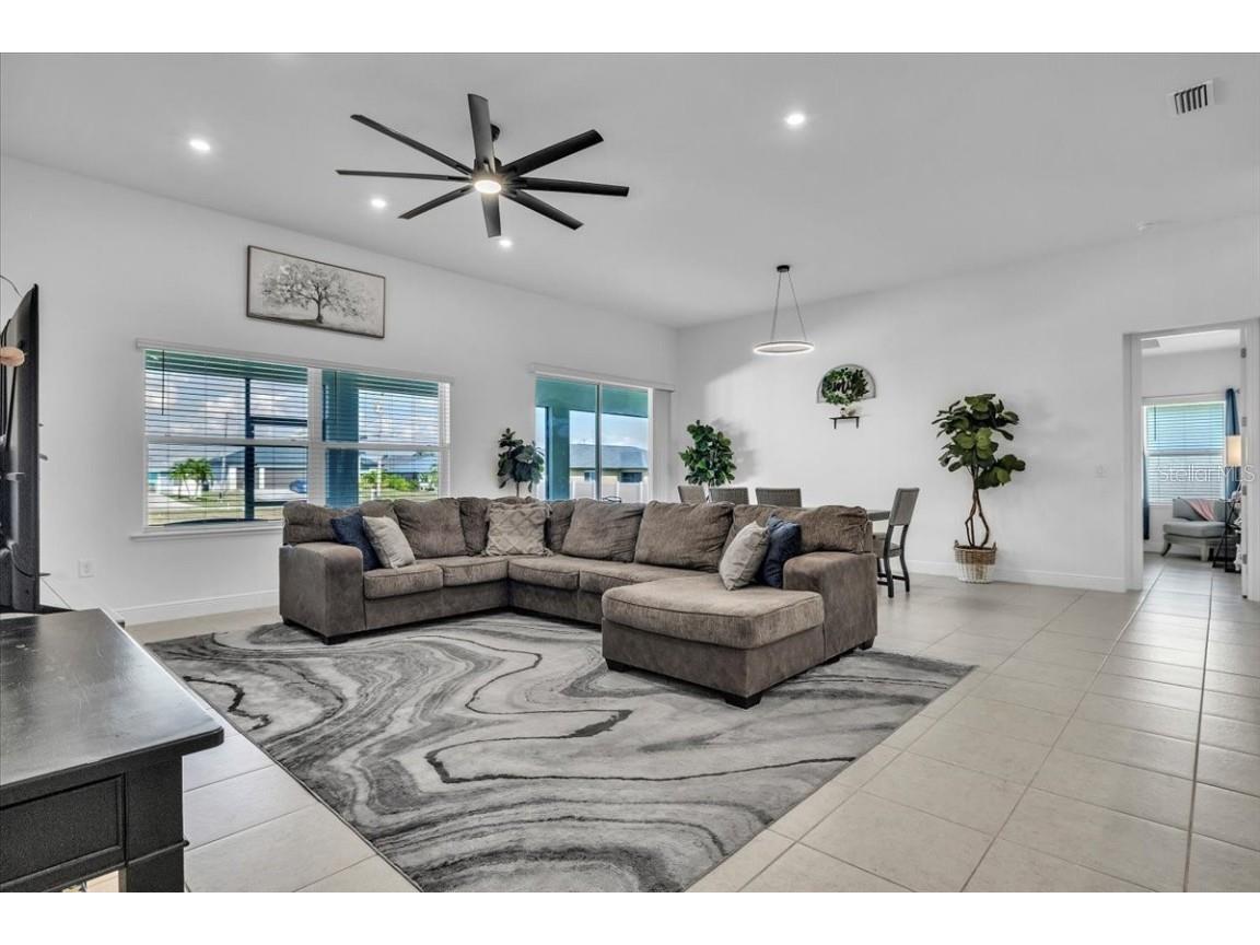 2833 Gleason Parkway Cape Coral FL 33914 C7518857 image7