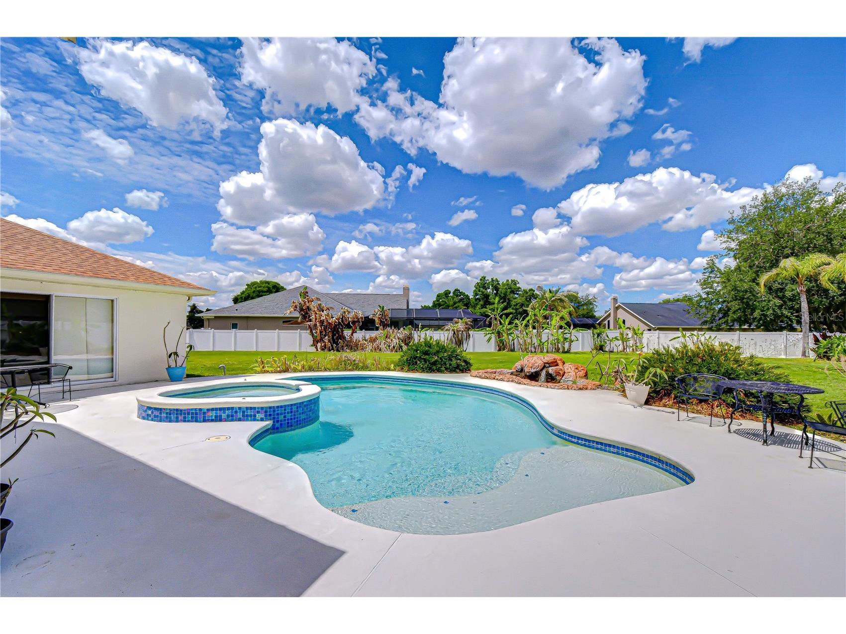 2833 Mossy Timber Trail Valrico FL 33596 TB8501464 image4