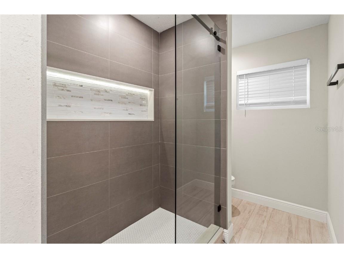 2833 Valley Forge Street Sarasota FL 34231 A4667164 image18