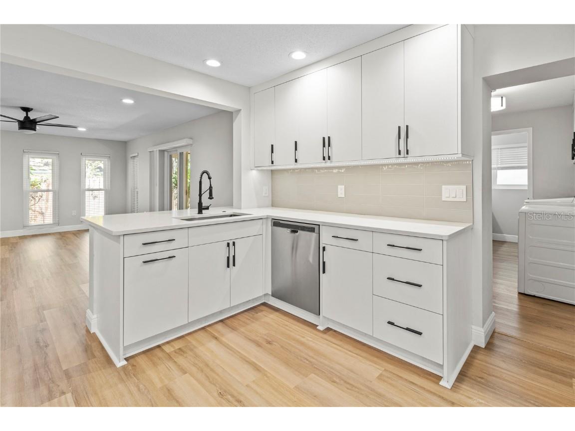 2833 Valley Forge Street Sarasota FL 34231 A4667164 image23