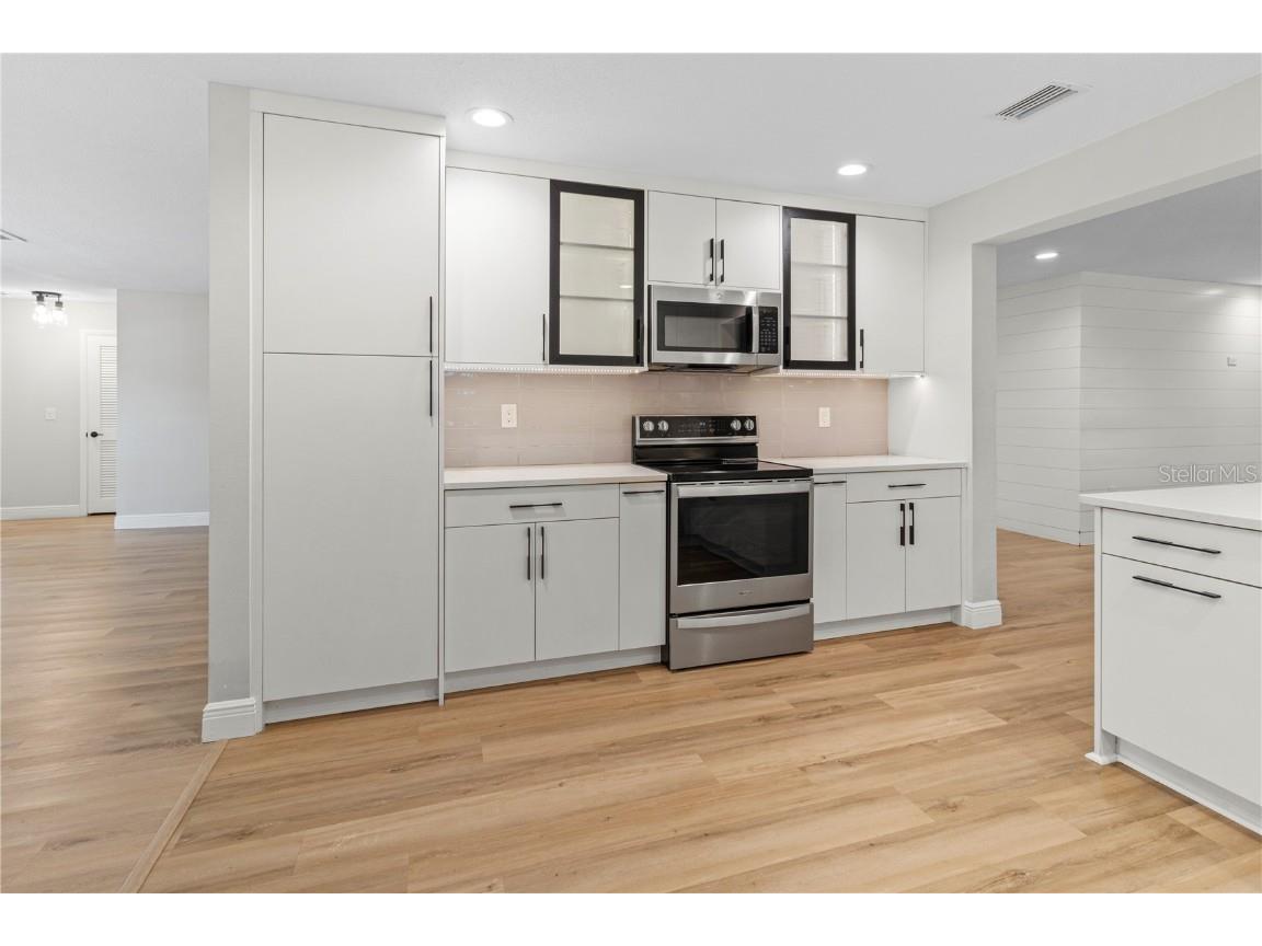 2833 Valley Forge Street Sarasota FL 34231 A4667164 image32