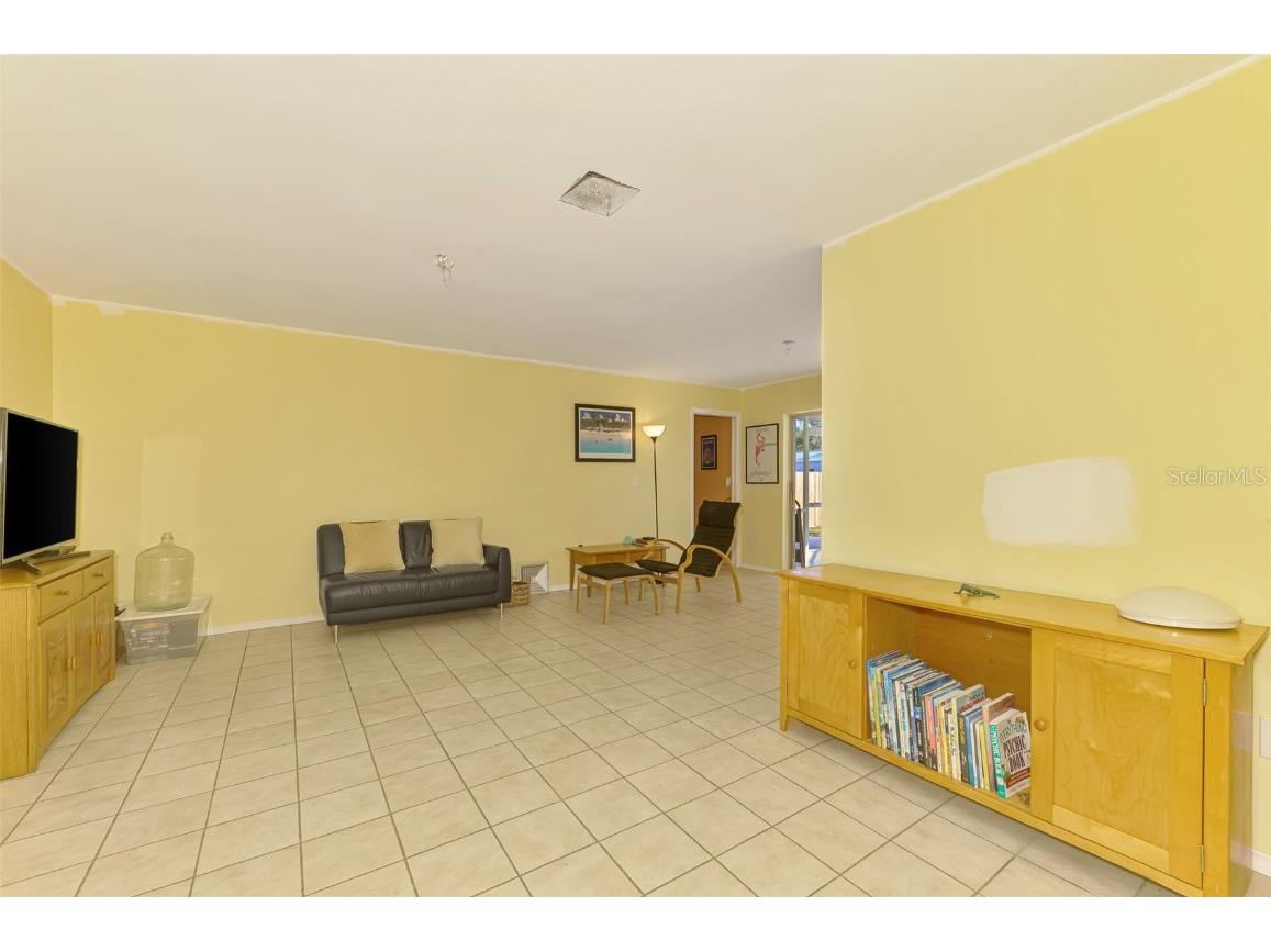 2834 New England Street Sarasota FL 34231 A4672415 image10