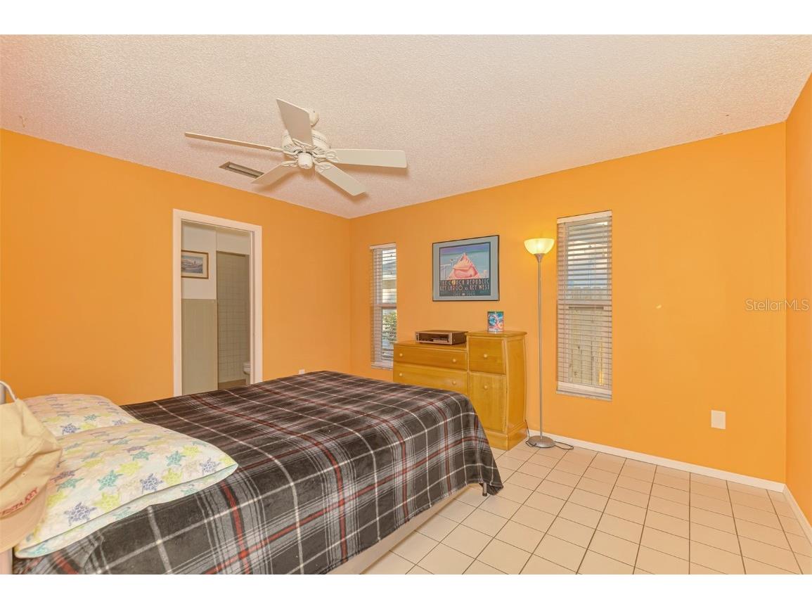 2834 New England Street Sarasota FL 34231 A4672415 image24