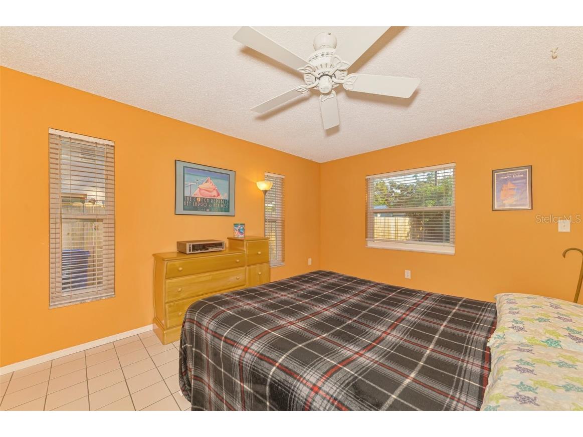 2834 New England Street Sarasota FL 34231 A4672415 image27