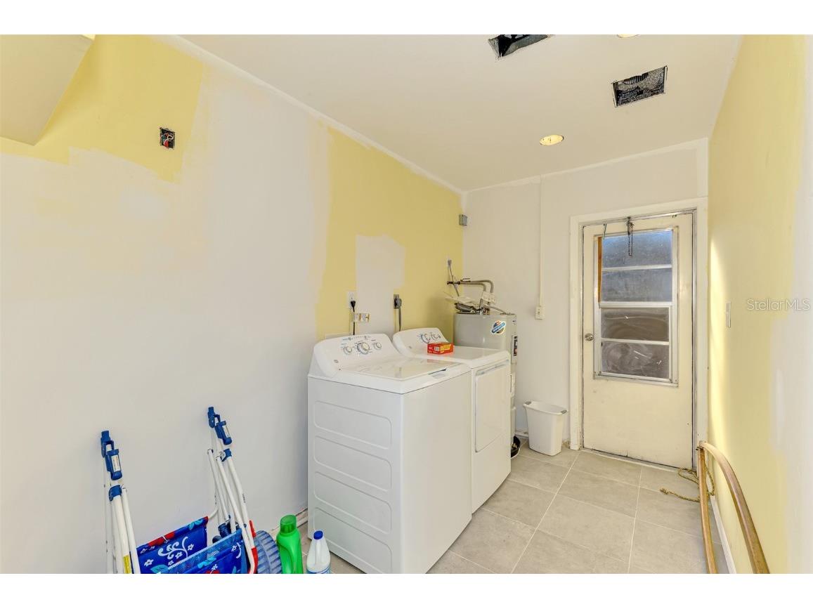 2834 New England Street Sarasota FL 34231 A4672415 image36