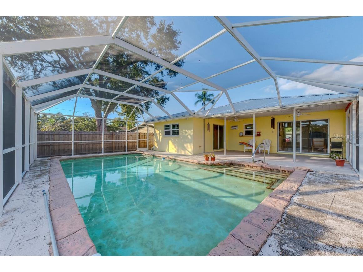 2834 New England Street Sarasota FL 34231 A4672415 image41