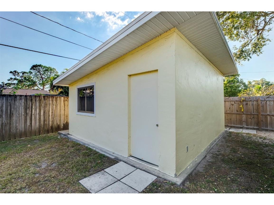 2834 New England Street Sarasota FL 34231 A4672415 image46