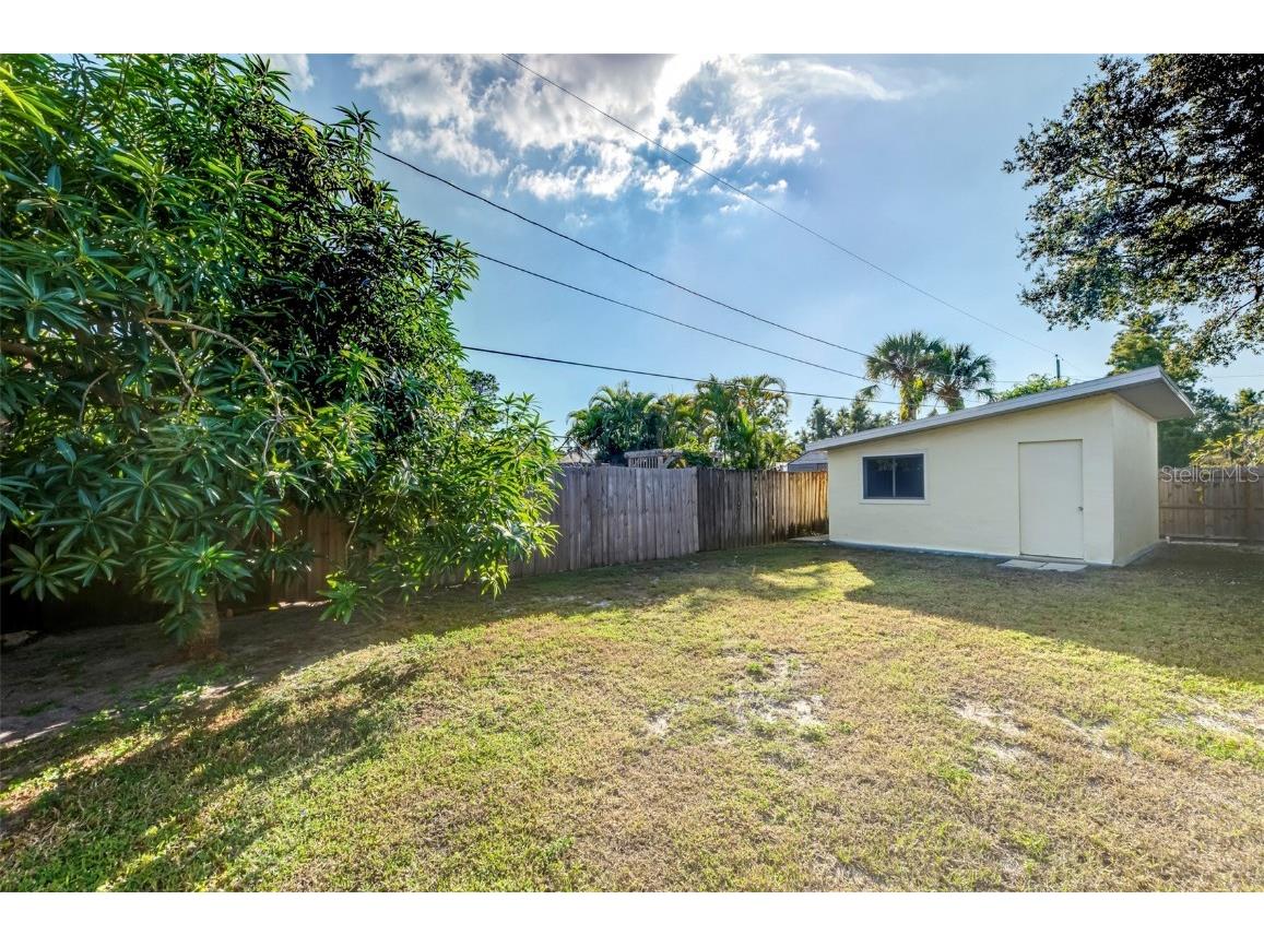 2834 New England Street Sarasota FL 34231 A4672415 image47