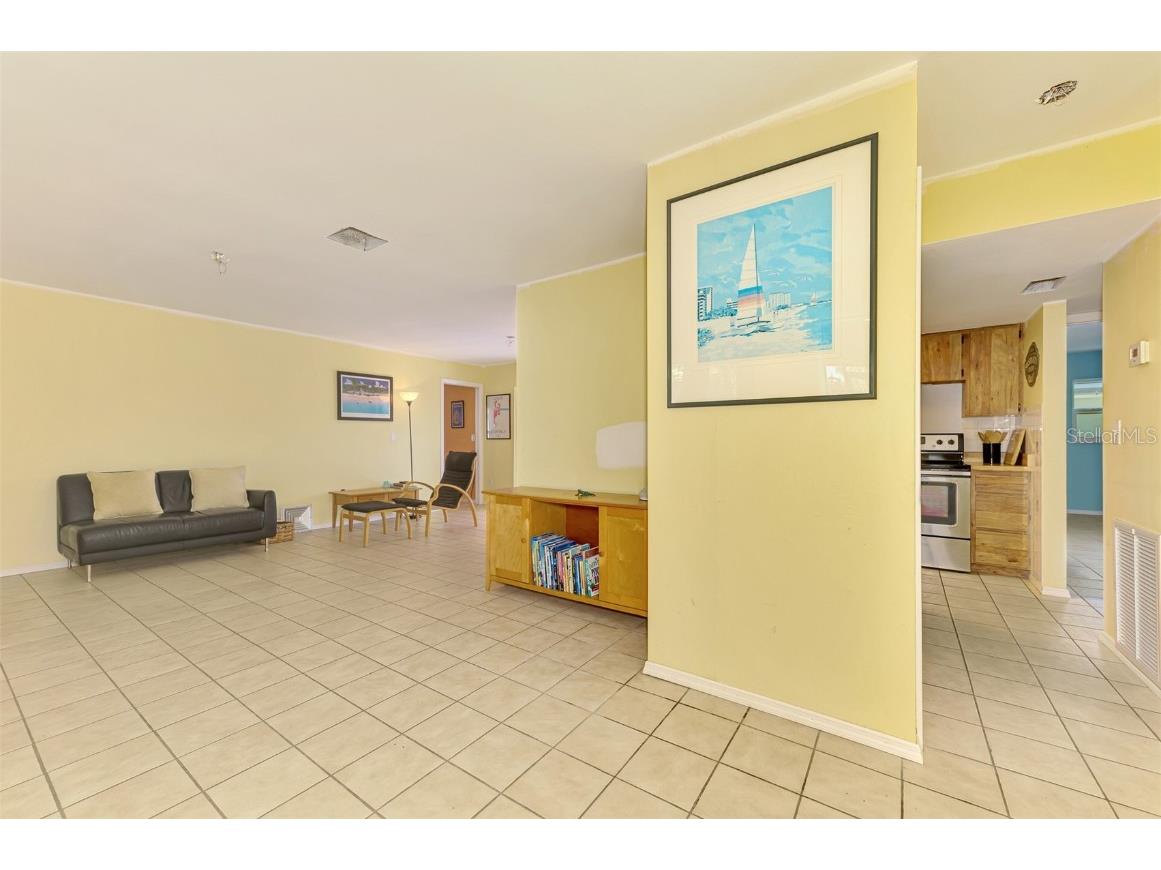 2834 New England Street Sarasota FL 34231 A4672415 image9