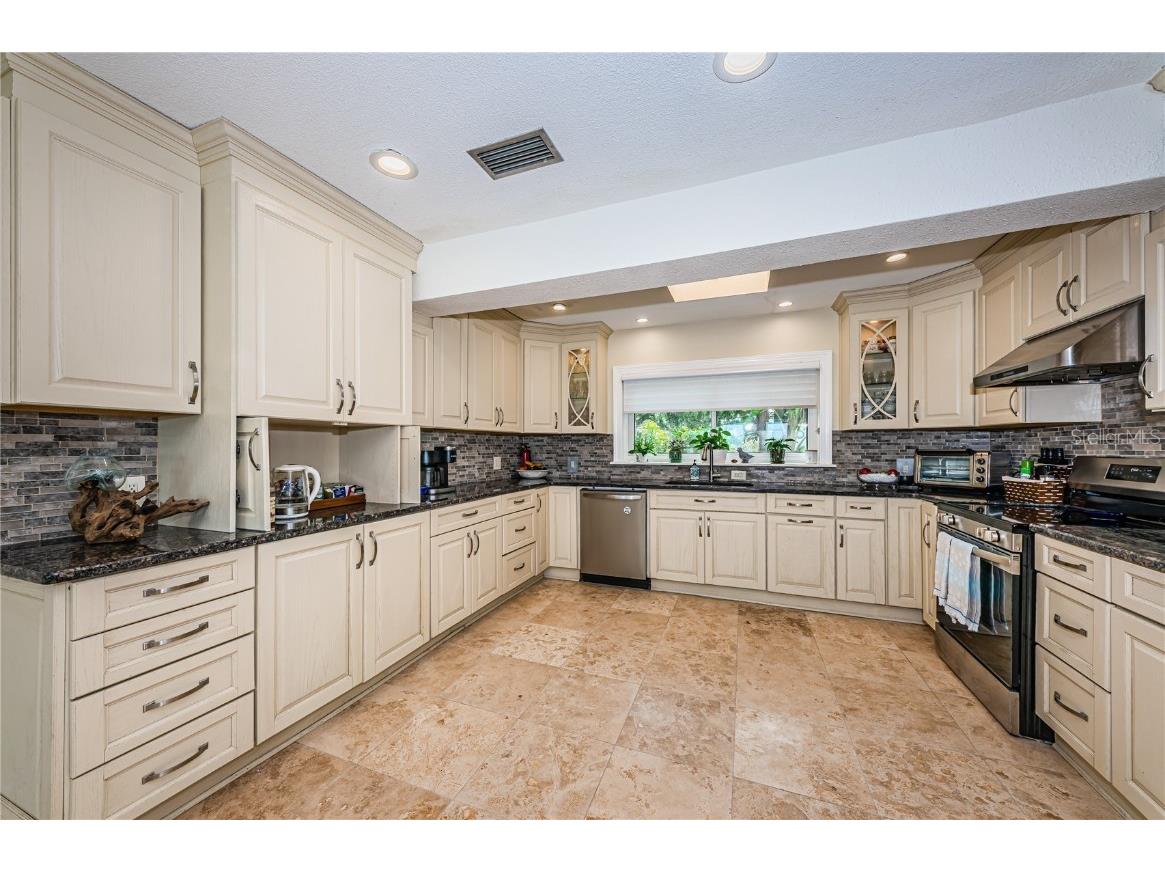 2834 Pelham Road N Saint Petersburg FL 33710 - BOCA CIEGA BAY TB8381918 image32