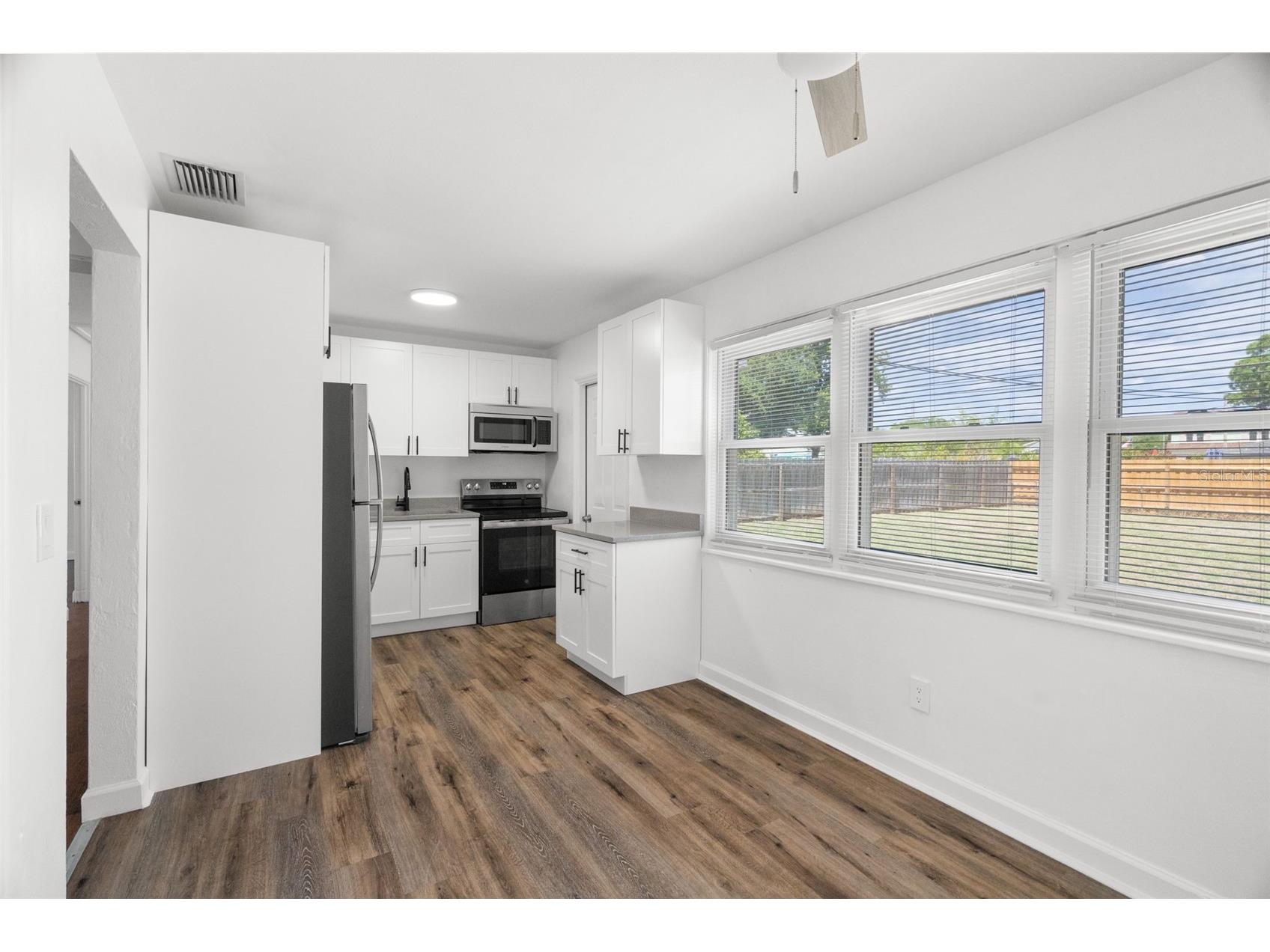 2835 11th Avenue N Saint Petersburg FL 33713 TB8497319 image11