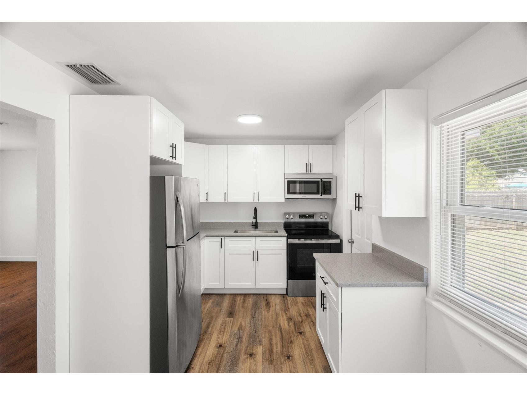 2835 11th Avenue N Saint Petersburg FL 33713 TB8497319 image13