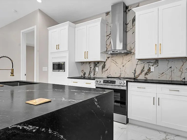 2835 60th Avenue N Saint Petersburg FL 33714 TB8488400 image5
