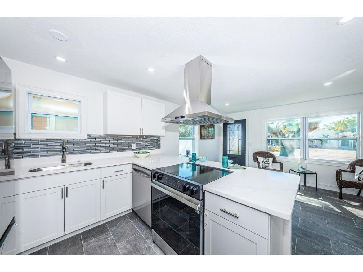 2835 Freemont Terrace S Saint Petersburg FL 33712 TB8346430 image4