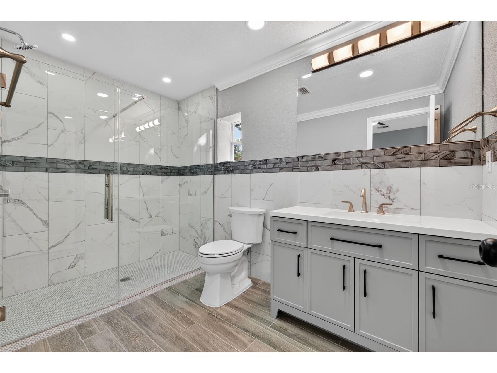 2835 W Shelton Avenue Tampa FL 33611 TB8471164 image20