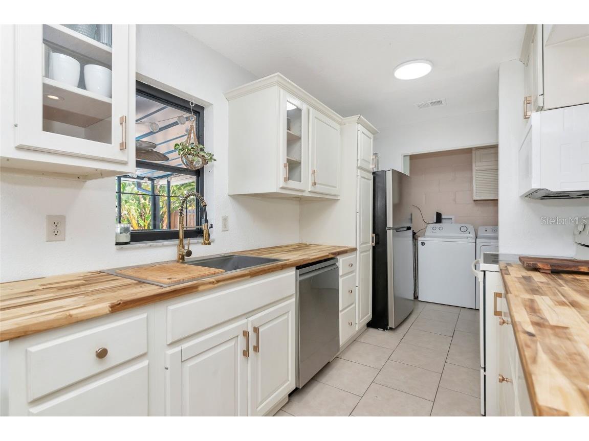 2835 Williamsburg Street Sarasota FL 34231 A4674137 image12