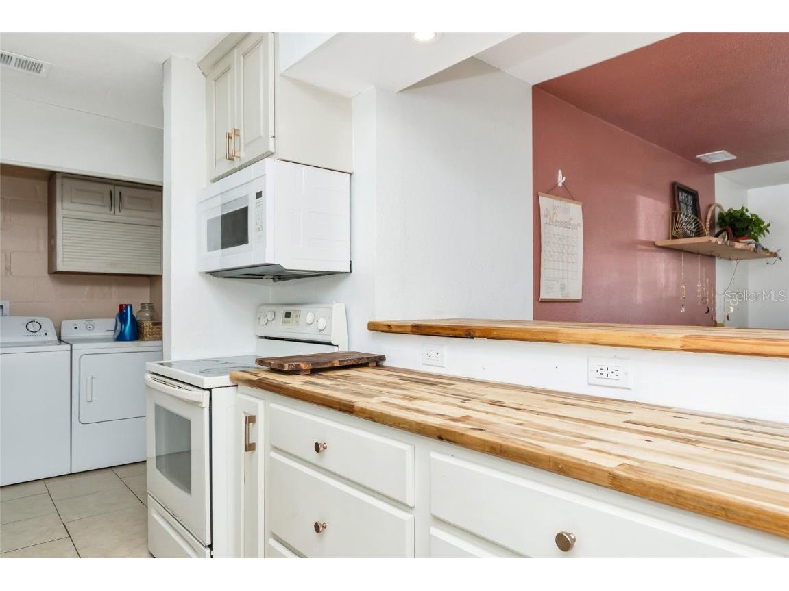 2835 Williamsburg Street Sarasota FL 34231 A4674137 image13