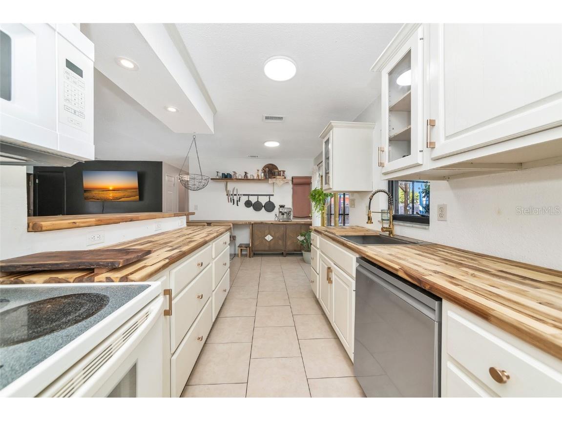 2835 Williamsburg Street Sarasota FL 34231 A4674137 image14