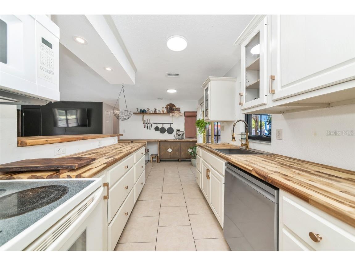 2835 Williamsburg Street Sarasota FL 34231 A4674137 image15