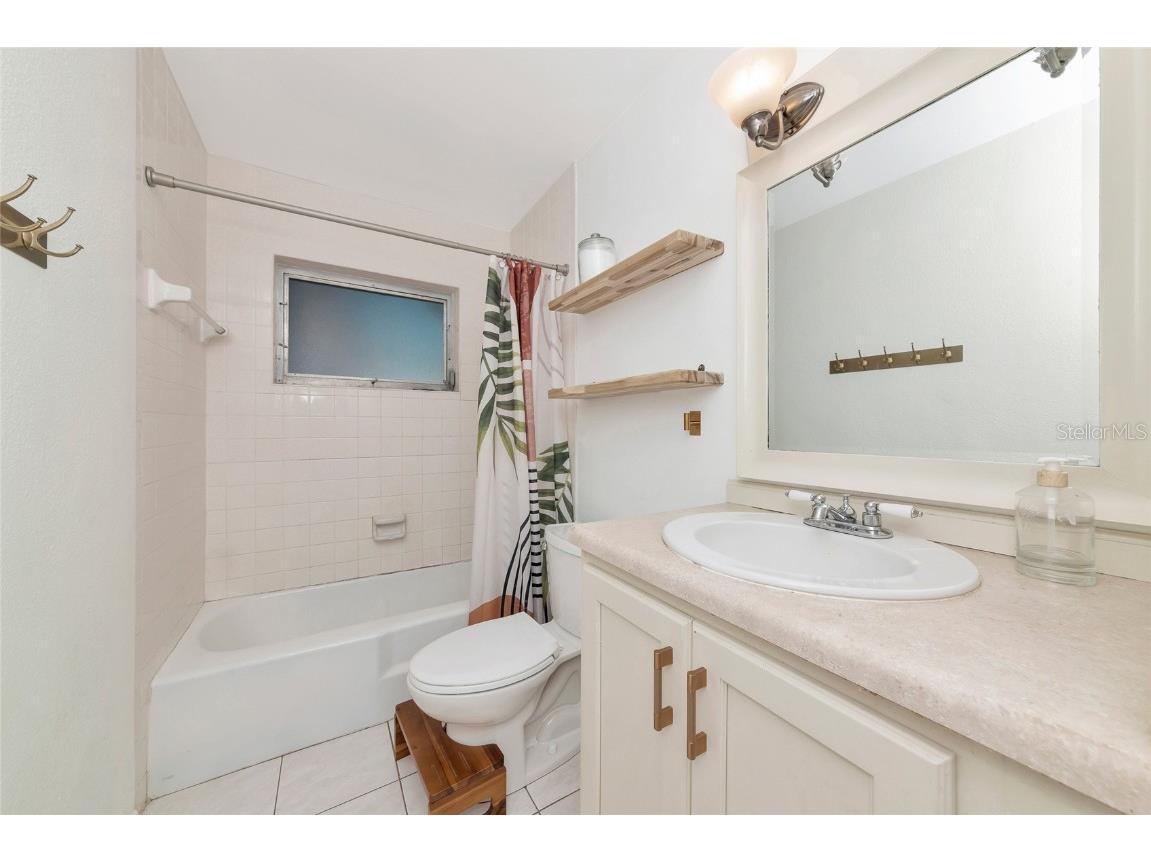 2835 Williamsburg Street Sarasota FL 34231 A4674137 image22