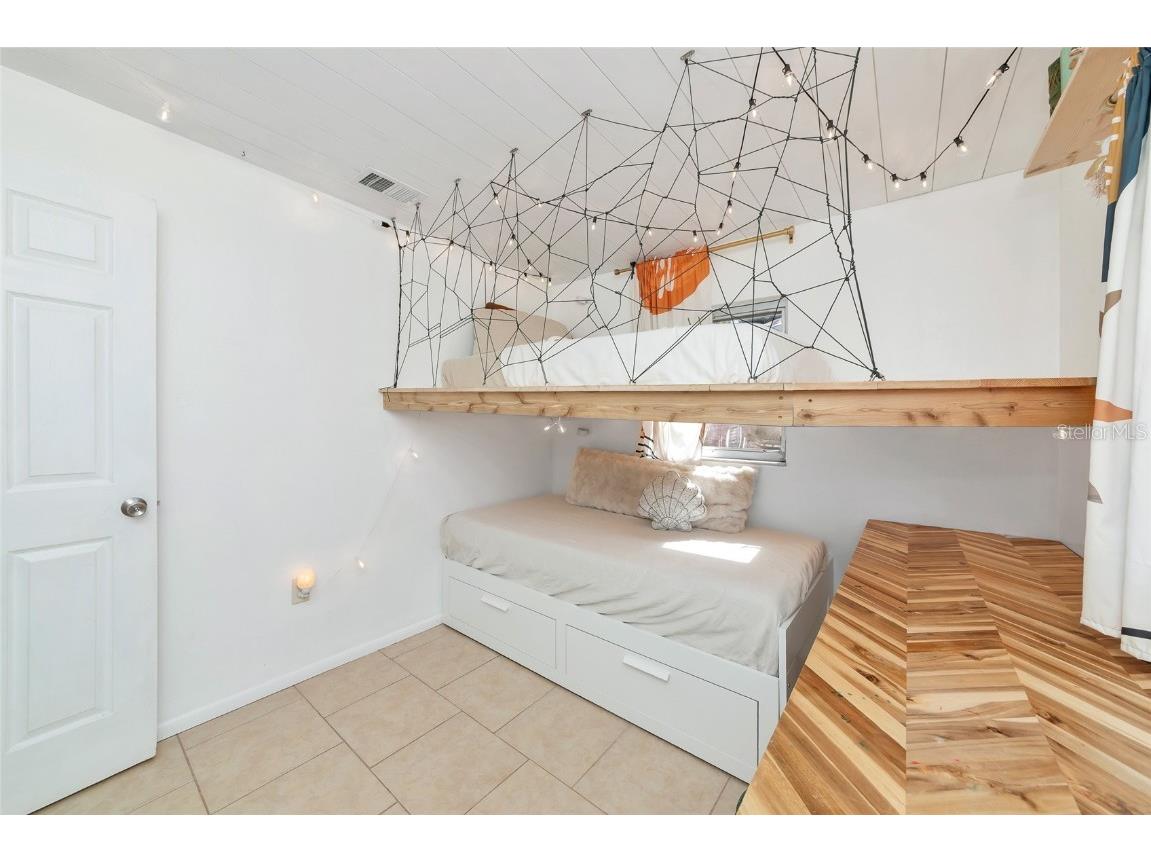 2835 Williamsburg Street Sarasota FL 34231 A4674137 image24