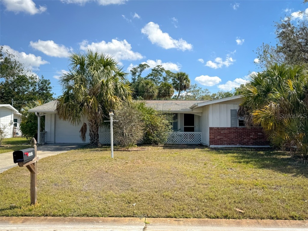 2837 Woodcrest Drive Sarasota FL 34239 A4642880 image1