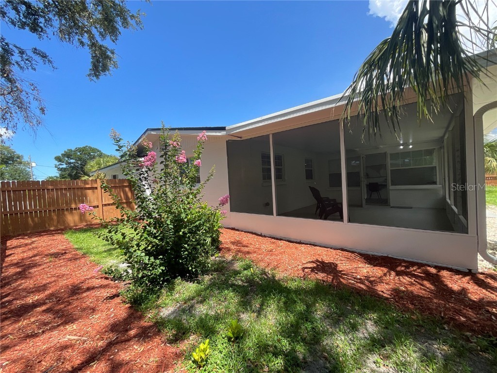 2837 Woodcrest Drive Sarasota FL 34239 TB8399198 image28