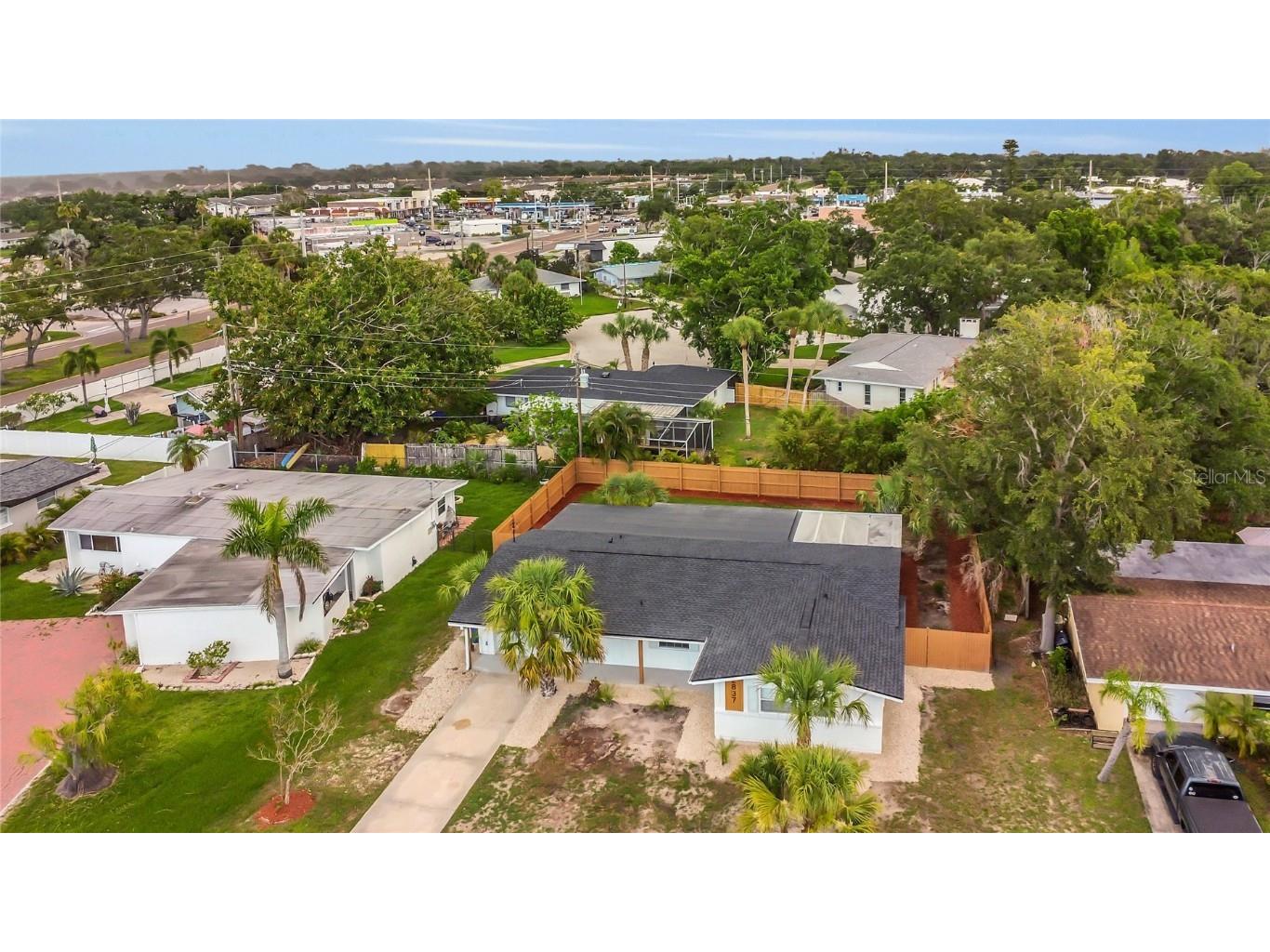 2837 Woodcrest Drive Sarasota FL 34239 TB8399198 image34