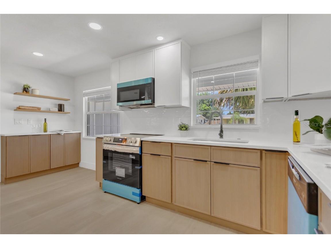 2837 Woodcrest Drive Sarasota FL 34239 TB8399198 image6