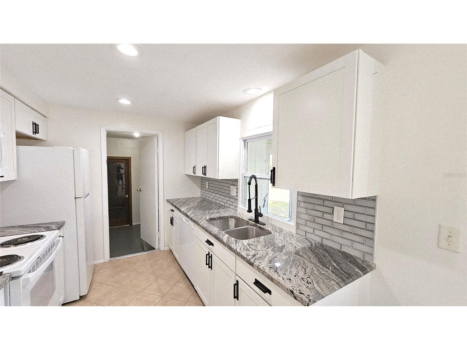 284 Rotonda Boulevard W Rotonda West FL 33947 S5146070 image13