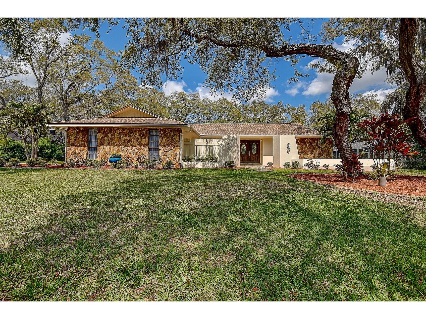 2840 Pheasant Run Clearwater FL 33759 TB8491568 image1