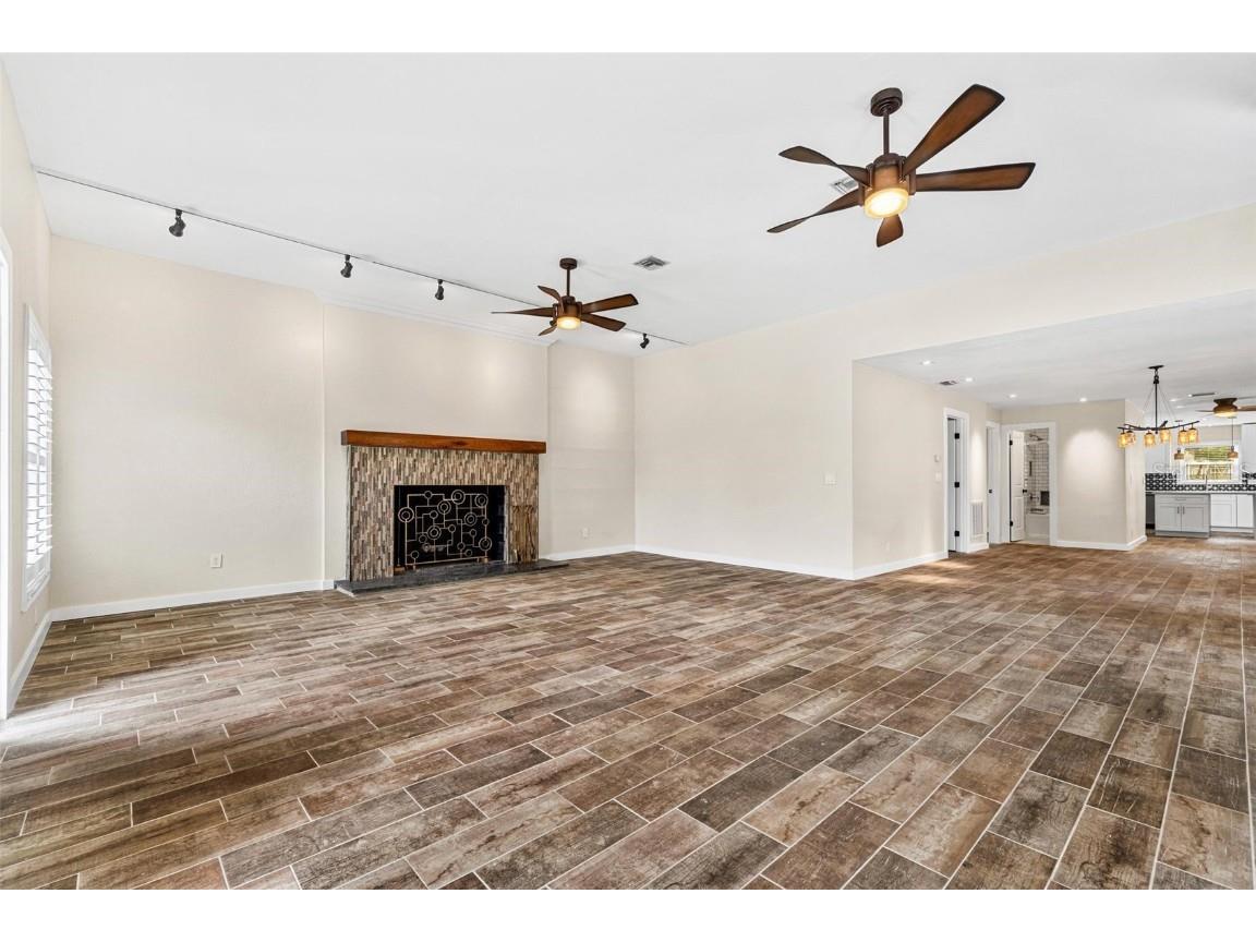 2842 16th Avenue N Saint Petersburg FL 33713 TB8426715 image5