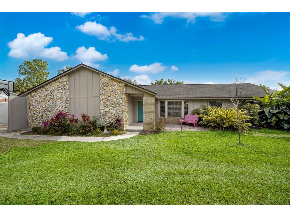 28424 Tammi Drive Tavares FL 32778 - APOPKA/BEAUCLAIRE CANAL/CHAIN G5078463 image1