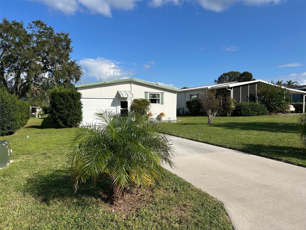 28426 Helena Run Drive Leesburg FL 34748 G5088579 image1