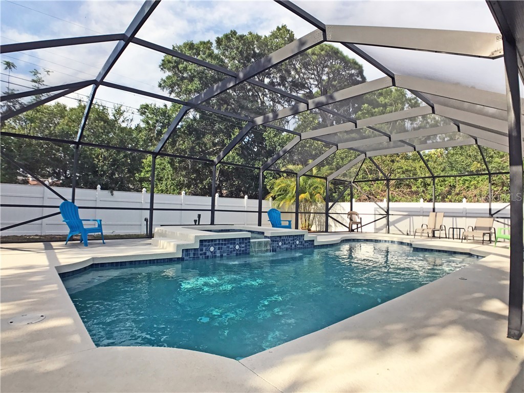 2843 New England Street Sarasota FL 34231 A4418022 image2