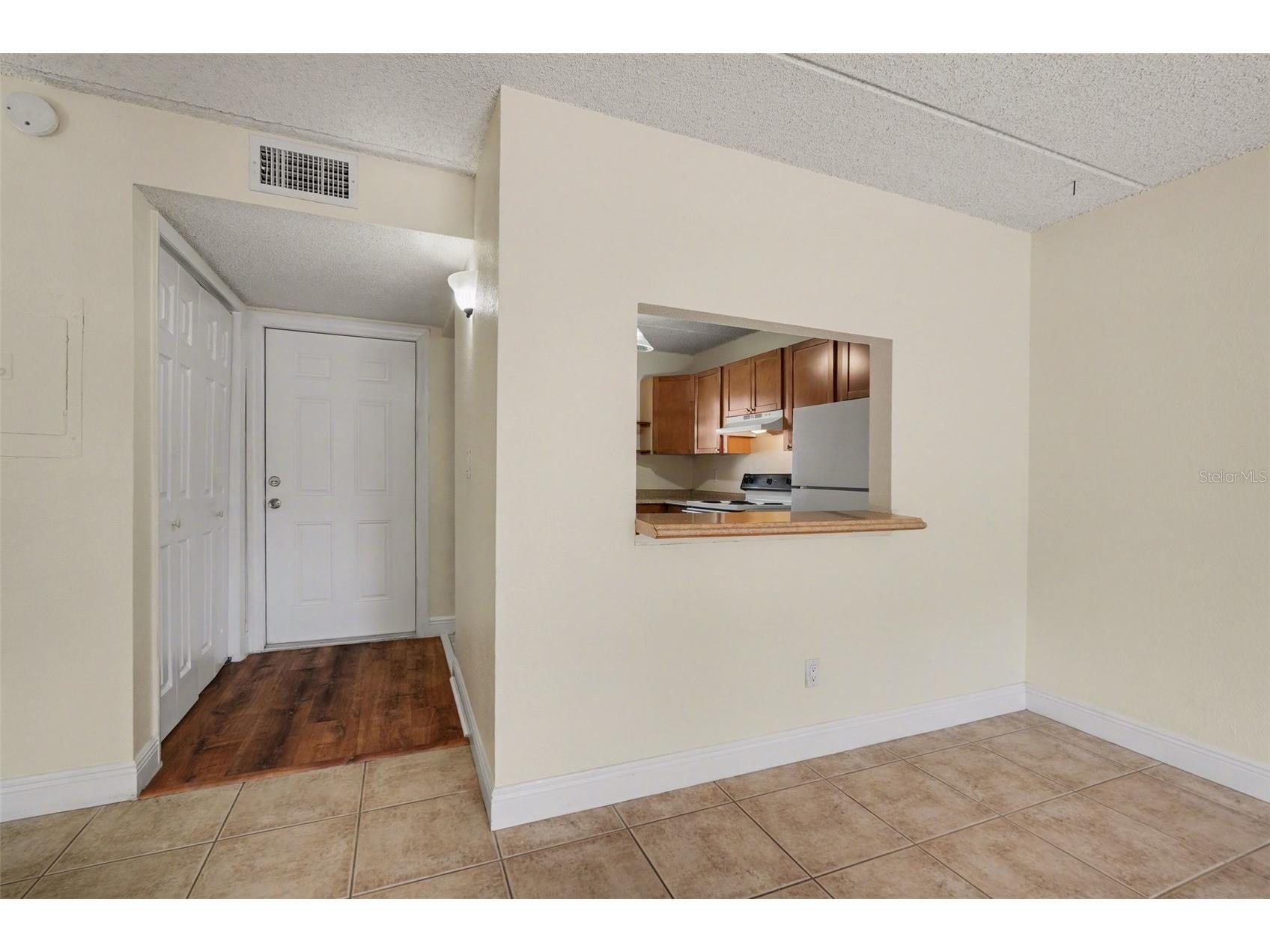 2845 Somerset Park Drive #101 Tampa FL 33613 TB8496777 image3