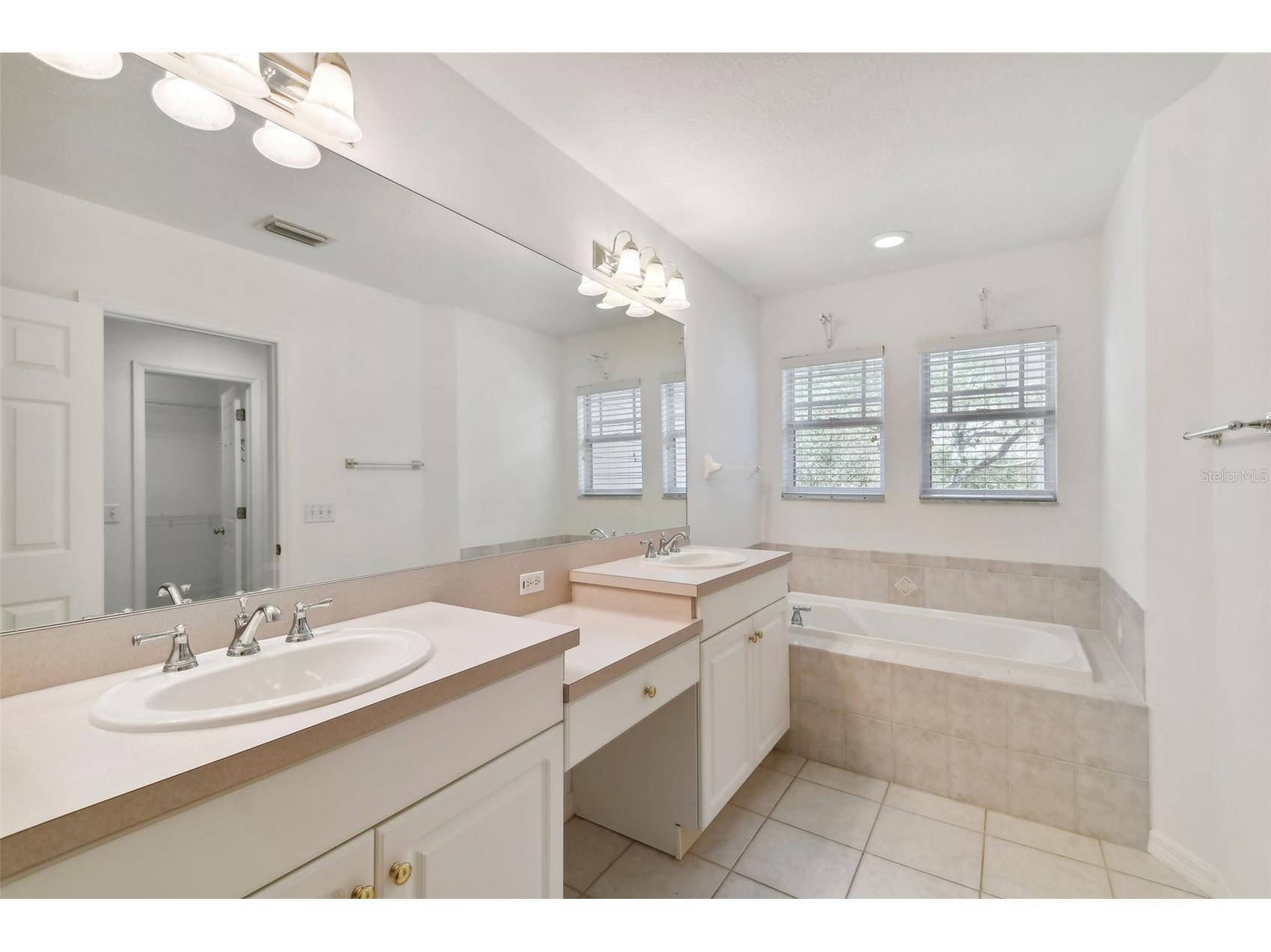 2848 Bayshore Trails Drive Tampa FL 33611 U8245920 image21