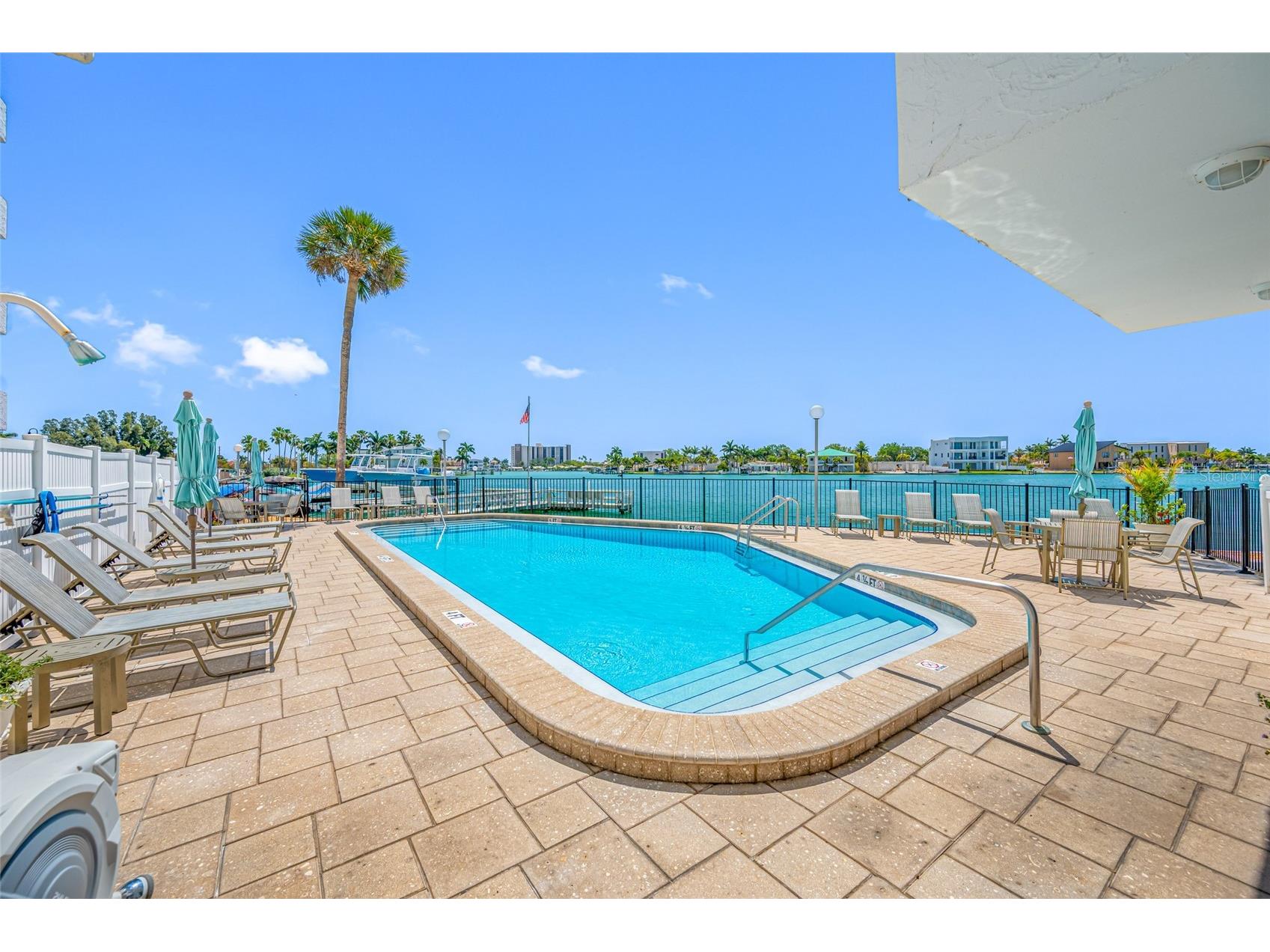 285 107th Avenue #306 Treasure Island FL 33706 - BOCA CIEGA BAY TB8497533 image3