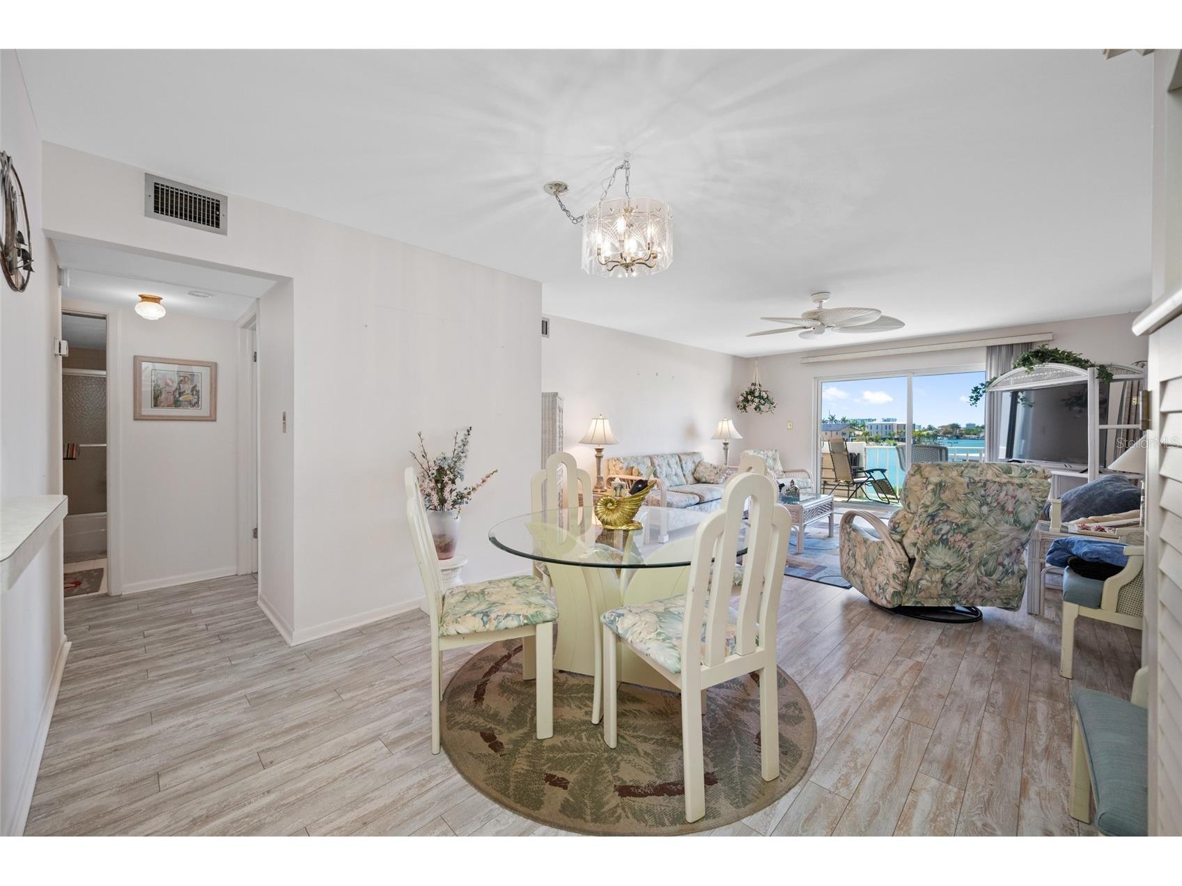 285 107th Avenue #306 Treasure Island FL 33706 - BOCA CIEGA BAY TB8497533 image4