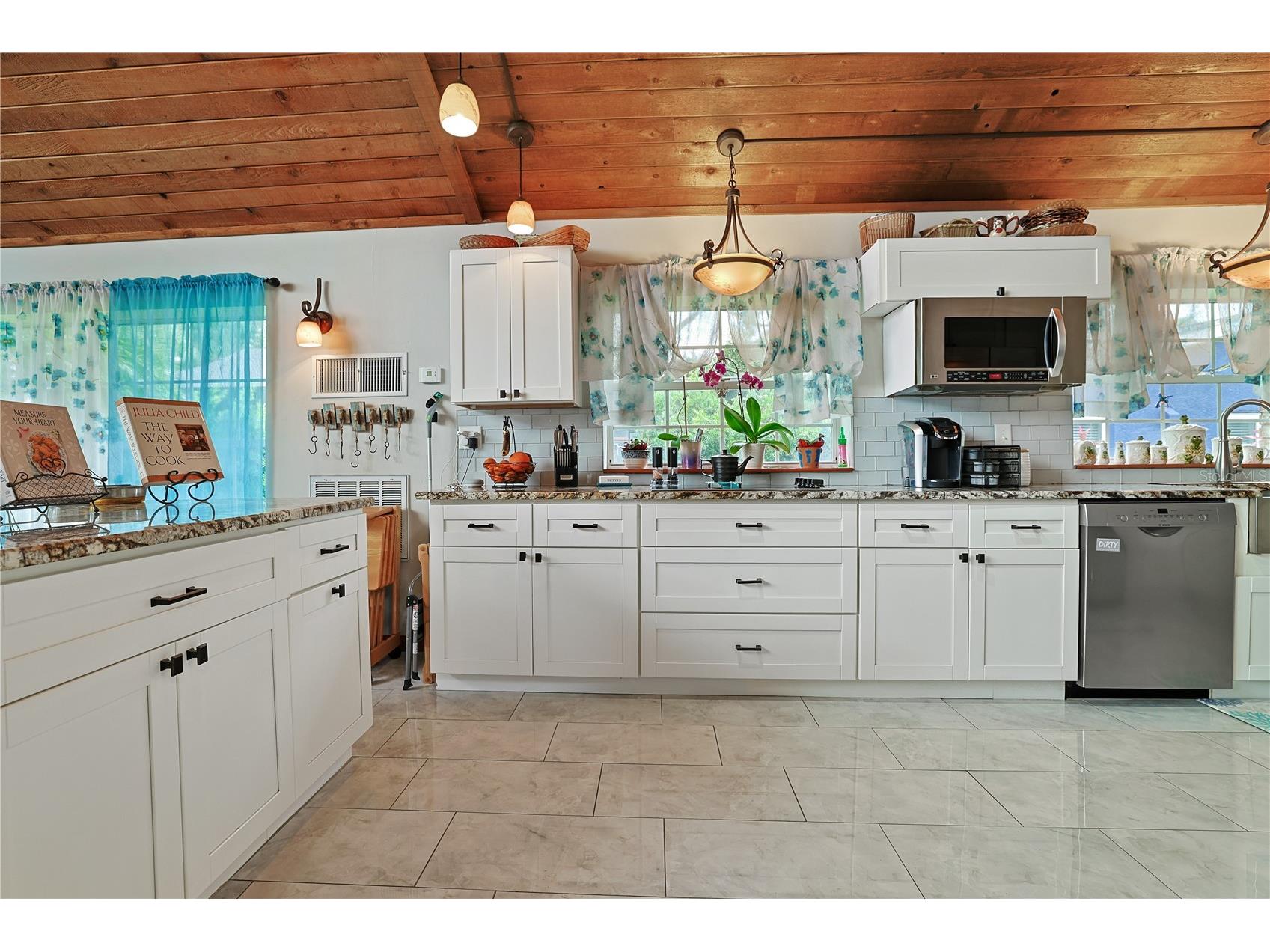 285 Lakeview Drive Tarpon Springs FL 34689 - LAKE TARPON TB8519274 image9