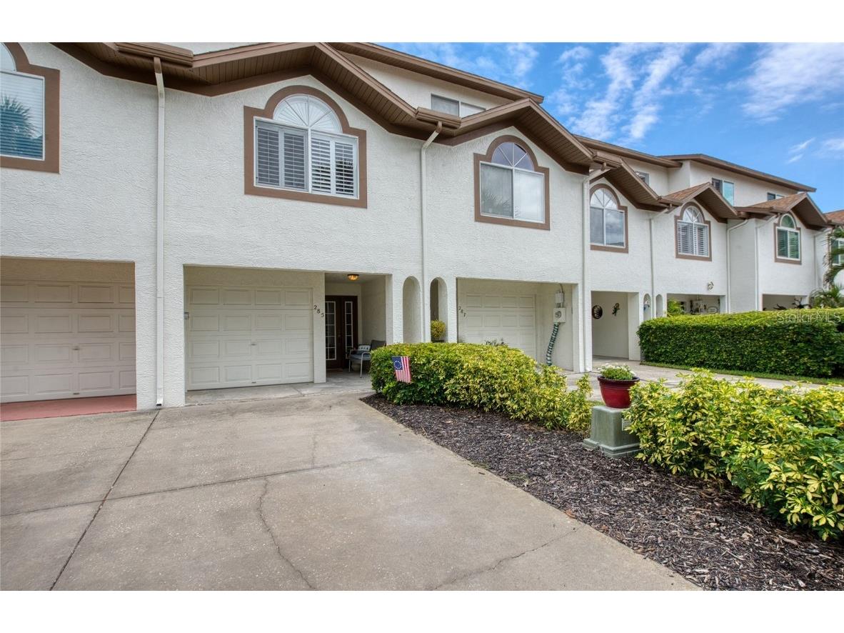 285 Madeira Circle Tierra Verde FL 33715 - TAMPA BAY TB8443744 image1