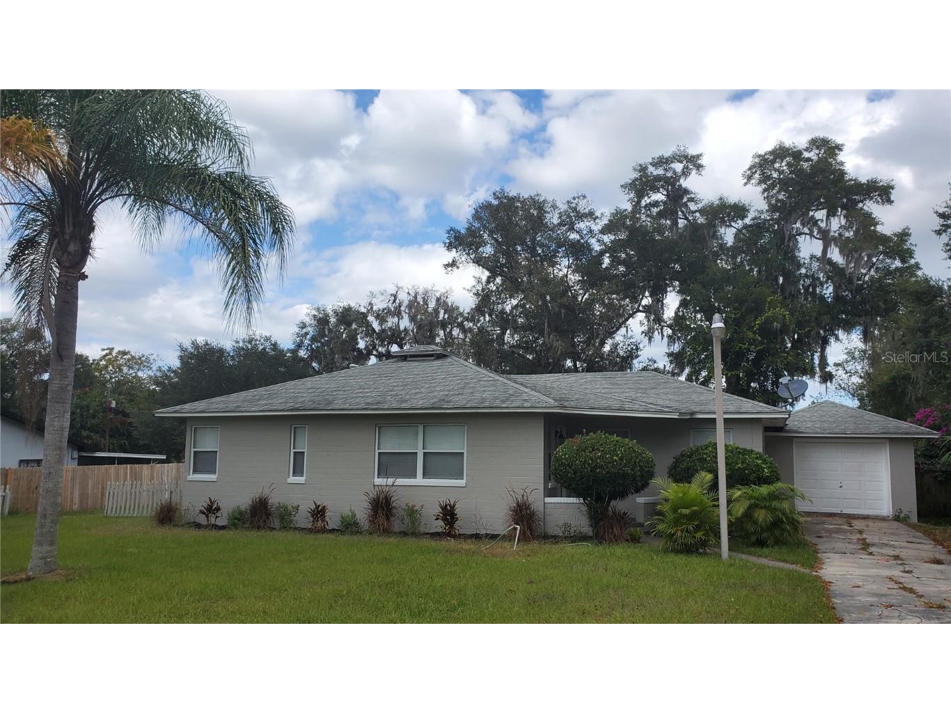 285 W Retta Street De Leon Springs FL 32130 J968332 image1