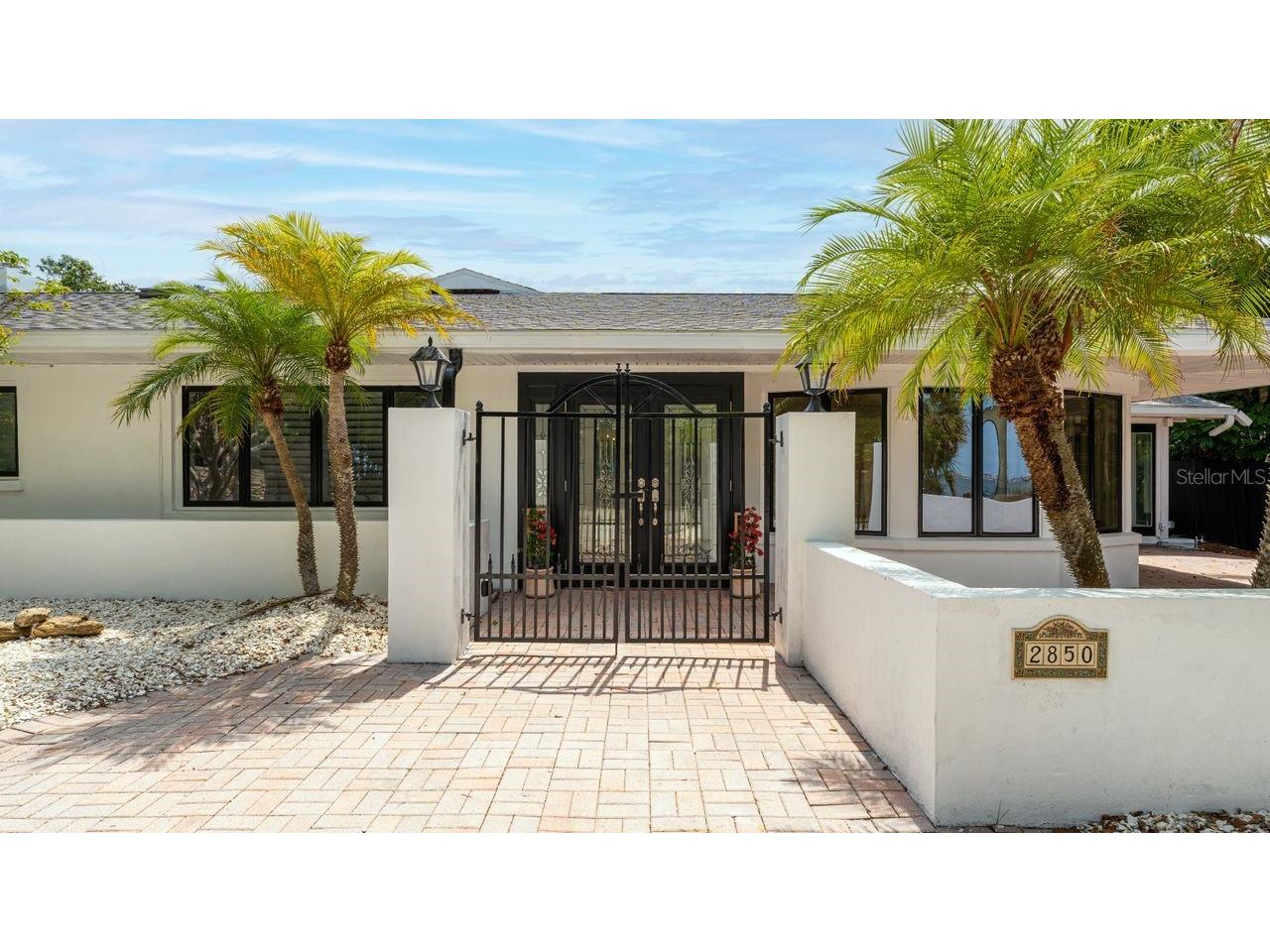 2850 Bay Shore Road Sarasota FL 34234 - SARASOTA BAY A4571646 image1