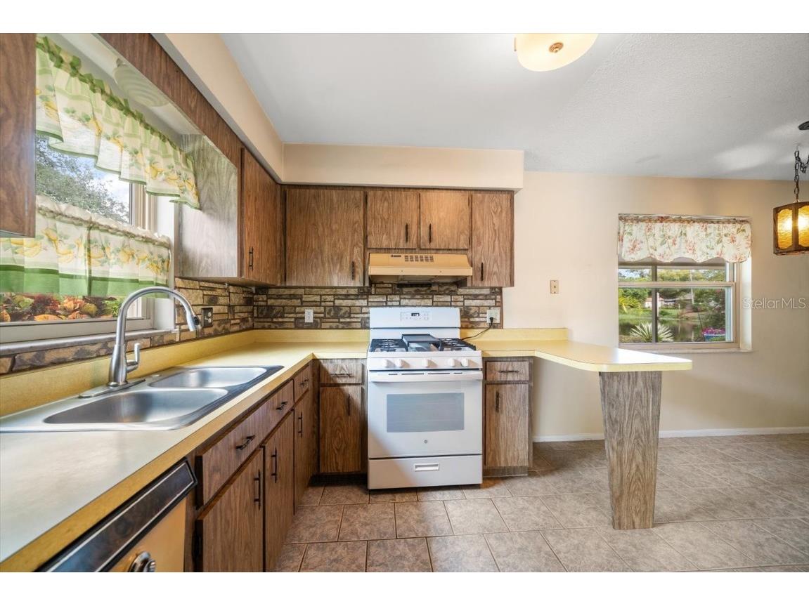 2850 Spring Lake Drive Clearwater FL 33759 TB8430383 image12