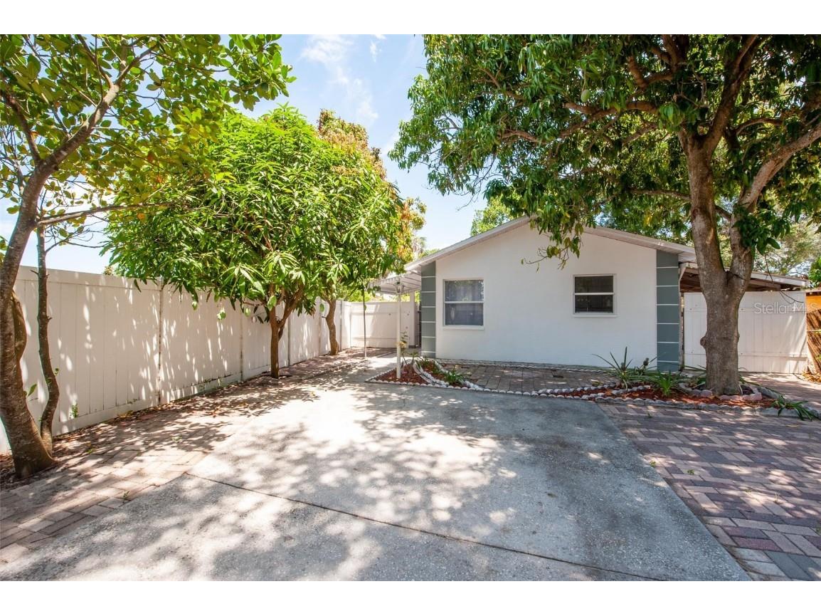 2851 58th Place N Saint Petersburg FL 33714 U8235396 image1