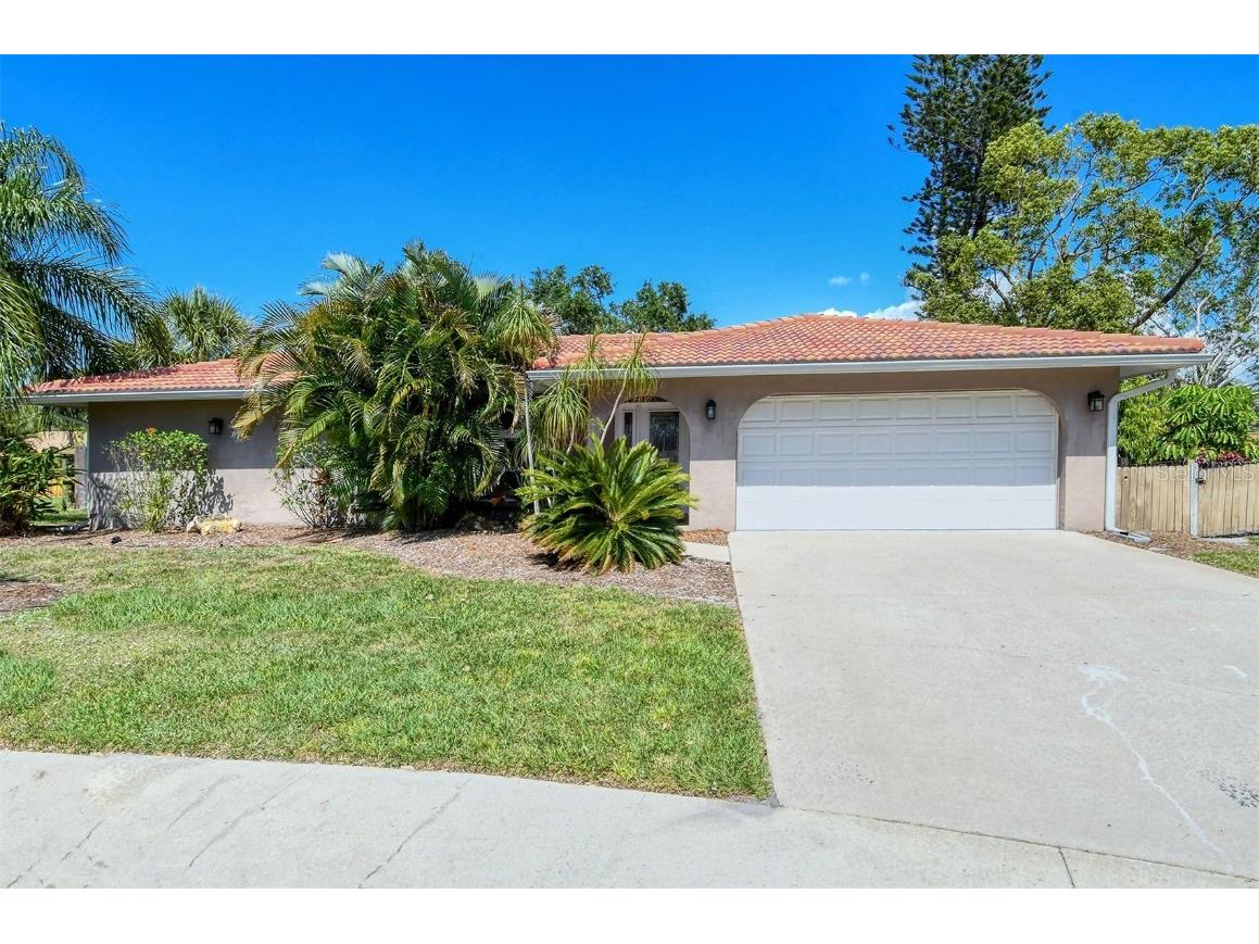 2851 Hardee Drive Sarasota FL 34231 A4566689 image1